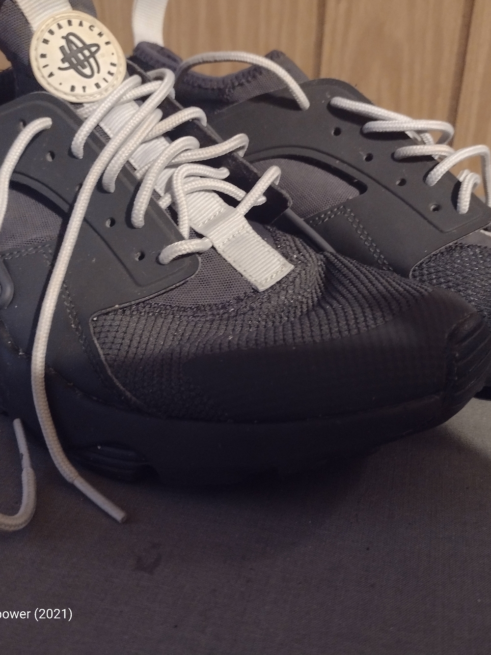 Women's Black Nike Sneakers With Grey Laces